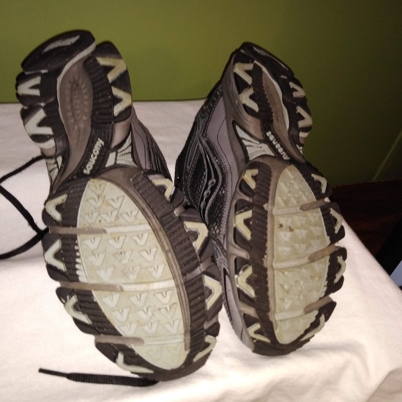 Ladies Saucony Trail Running shoes sz 8.5 - Picture 2 of 4